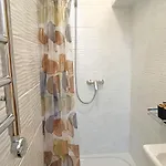 Cozy & Bright With Park Nearby - Free Parking, Riga, Up To 5 Guests Рига